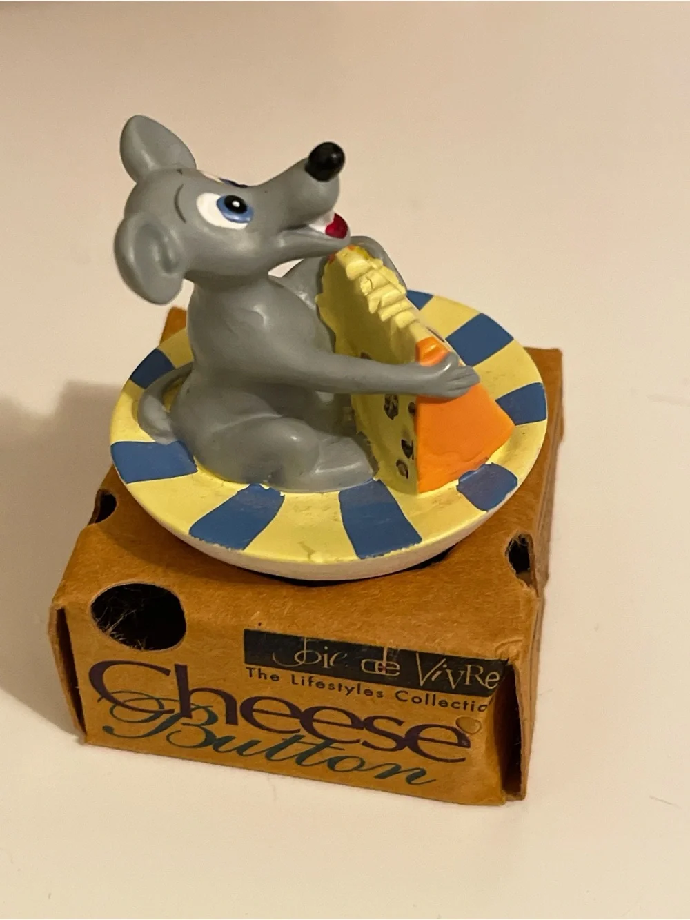 Vintage cheese button joie de vivre small figurine with a gray mouse with prongs